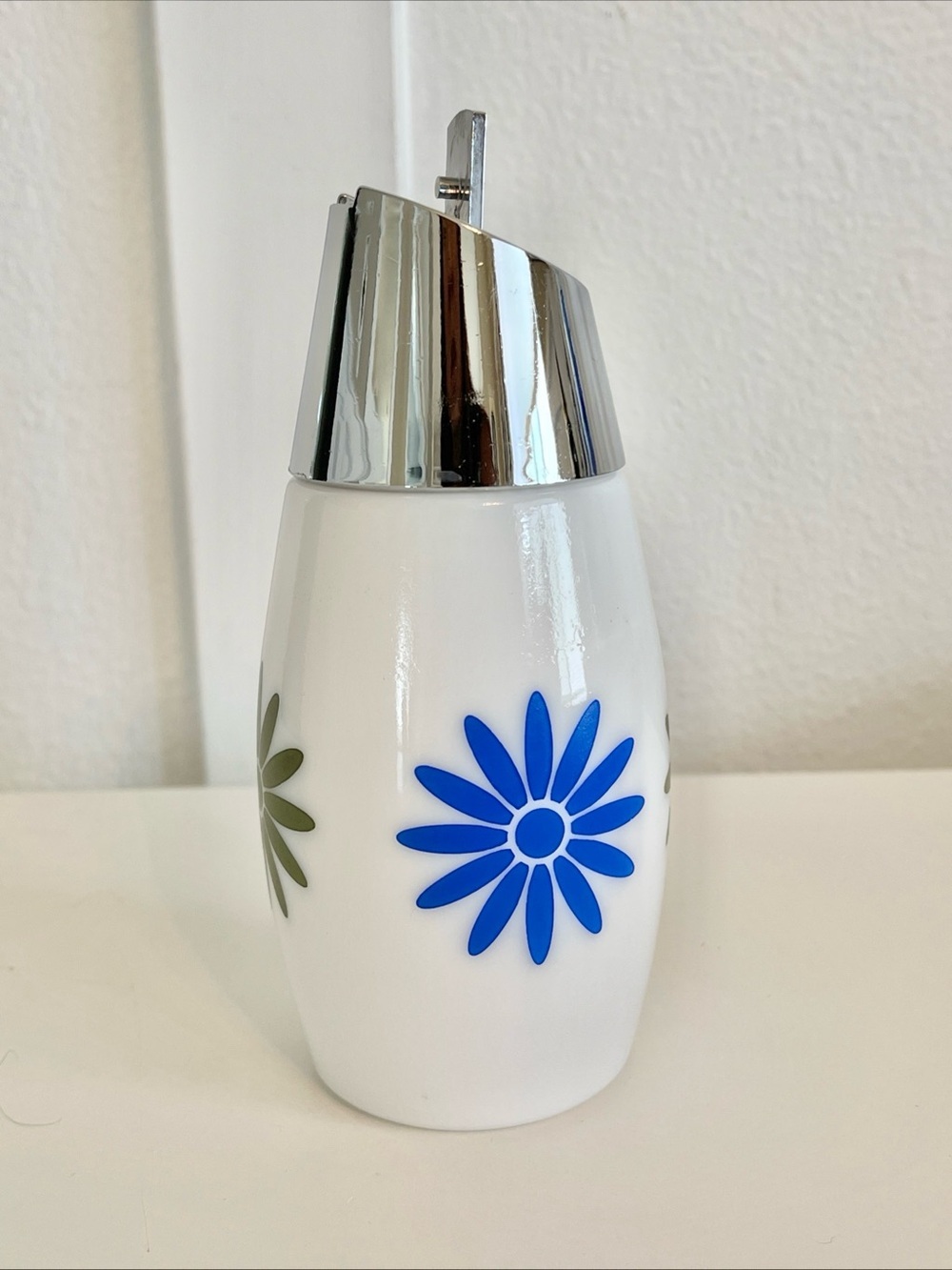 Vintage Westinghouse Gemco Sugar Creamer Dispenser Shaker Green Blue Daisies